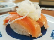 マヨネーズがよく合うオニオンサーモンにぎり