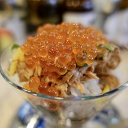 イクラと秋鮭のはらこ飯 カクテル仕立て