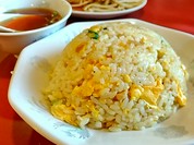 シンプルイズベスト！余計な味のしない丸いチャーハン。