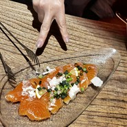 ダイニングバー青の洞窟