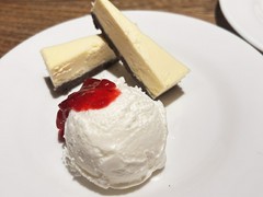 ダイニングバー青の洞窟