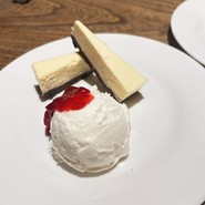 ダイニングバー青の洞窟