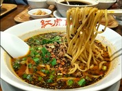 黒ゴマ担々麺美味しいです。