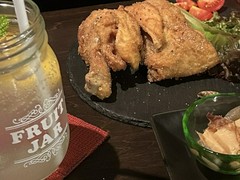 香港・韓国ダイニング＆バー「花花」