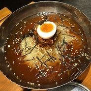 さるしな