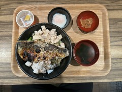 とりさばめしに温玉と納豆トッピング