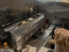 鶏　炭火　地酒　松もと