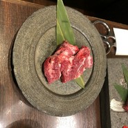 牛刺しと焼肉としゃぶしゃぶと。仔虎国分町店