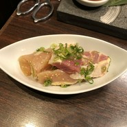 牛刺しと焼肉としゃぶしゃぶと。仔虎国分町店