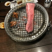 牛刺しと焼肉としゃぶしゃぶと。仔虎国分町店