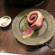 牛刺しと焼肉としゃぶしゃぶと。仔虎国分町店