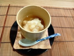 蕪蒸し、出汁の香りと餡のとろみのハーモニーが絶妙です。