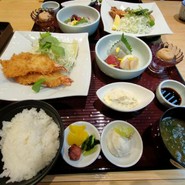漣