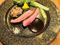 黒毛和牛ランプ肉のローストマスタードソース