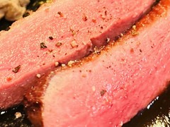黒毛和牛ランプ肉のローストマスタードソース