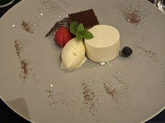 スカイラウンジ　ジーニス
