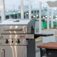 肉厚ステーキや骨付き肉も簡単に焼けるアメリカングリル