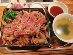 炭火焼肉KINOE