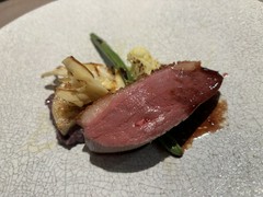 鴨胸肉の低温調理素焼き野菜とソースヴァンルージュ