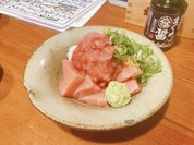 牛・カキ・まぐろ　みねや
