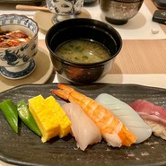 鮨やまけん 新宿東口店