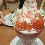 ミルク&パフェ よつ葉ホワイトコージ 札幌ステラプレイス店